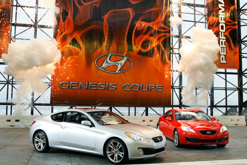 Illustration for article titled Hyundai Releases Specs On Genesis Coupe: V6 Hits 310 HP, Turbo Four-Banger Gets 30 MPG